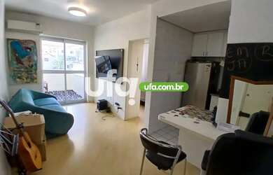 Imagem: O apartamento possui 1 Dormitório, 1 Banheiro, 1 Vaga na garagem