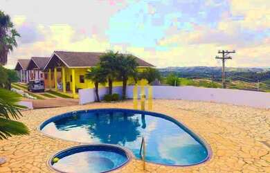 Imagem: A casa em condomínio possui 3 Dormitórios, 3 Banheiros, 2