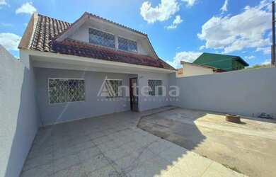 Imagem: A casa possui 4 Dormitórios, 1 Banheiro, 1 Vaga na garagem