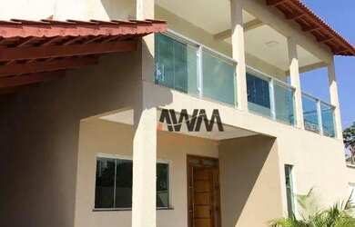 Imagem: A casa possui 4 Dormitórios, 4 Banheiros, 4 Vagas na garagem