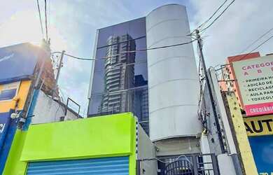 Imagem: O depósito possui 1 Vaga na garagem e 726m² de Área e está