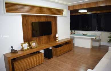 Imagem: O apartamento possui 4 Dormitórios, 2 Banheiros, 165m² de