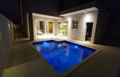 Imagem: A casa em condomínio possui 3 Dormitórios, 3 Banheiros, 4