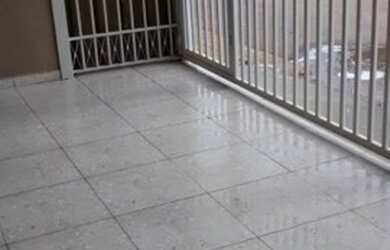 Imagem 3: Casa com frente livre área verde sozinha no lote QNL 20