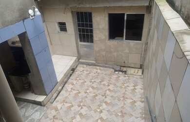 Imagem: A casa possui 2 Dormitórios, 1 Banheiro e está localizado