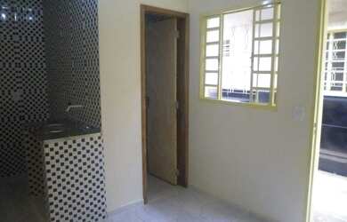 Imagem: A casa possui 1 Dormitório, 1 Banheiro, 25m² de Área e está