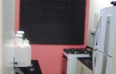 Imagem: O apartamento possui 2 Dormitórios, 1 Banheiro, 1 Vaga na garagem