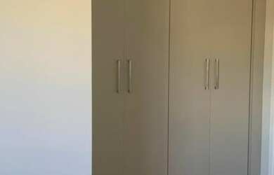 Imagem: A casa possui 4 Dormitórios, 5 Banheiros, 5 Vagas na garagem