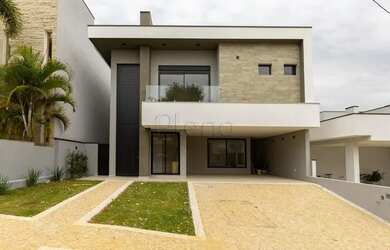 Imagem: A casa em condomínio possui 4 Dormitórios, 5 Banheiros, 2