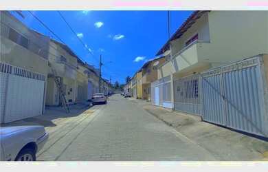 Imagem: A casa possui 2 Dormitórios, 1 Banheiro, 1 Vaga na garagem