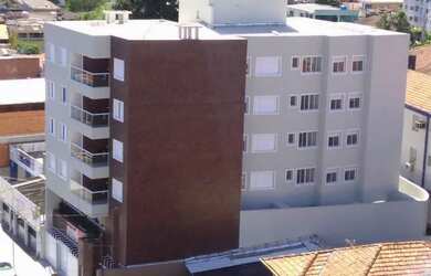 Imagem: O apartamento possui 3 Dormitórios, 1 Banheiro, 1 Vaga na garagem