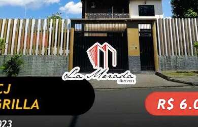 Imagem: A casa possui 3 Dormitórios, 2 Banheiros, 4 Vagas na garagem