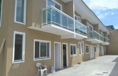 Imagem: A casa possui 2 Dormitórios, 2 Banheiros, 1 Vaga na garagem