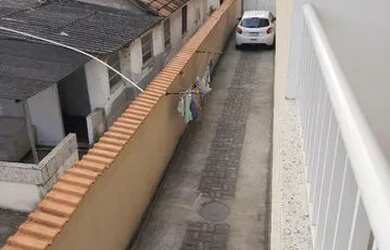 Imagem: A casa possui 2 Dormitórios, 2 Banheiros, 1 Vaga na garagem