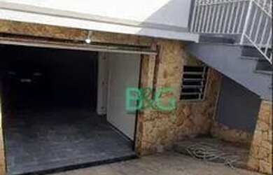 Imagem: A casa possui 2 Dormitórios, 4 Banheiros, 5 Vagas na garagem