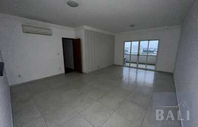 Imagem: O apartamento possui 3 Dormitórios, 3 Banheiros, 2 Vagas na