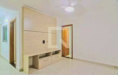 Imagem: A casa possui 2 Dormitórios, 2 Banheiros, 1 Vaga na garagem