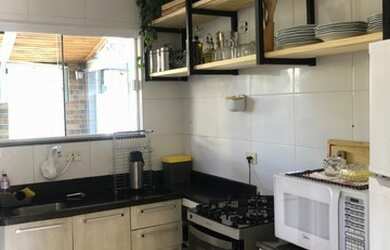 Imagem: O apartamento possui 2 Dormitórios, 1 Banheiro, 2 Vagas na