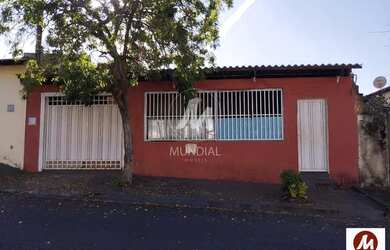 Imagem: A casa possui 4 Dormitórios, 3 Banheiros, 4 Vagas na garagem