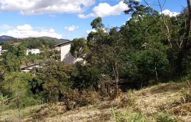 Imagem: O terreno possui 1.000m² de Área e está localizado em Ravena