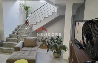 Imagem: A casa possui 2 Dormitórios, 3 Banheiros, 3 Vagas na garagem