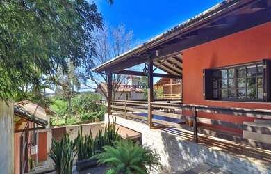 Imagem 6: Casa em Hípica. Piscina, Churrasqueira, VarandaeGuarda roupa