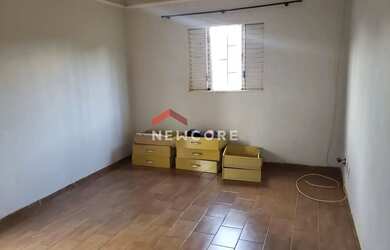 Imagem: A casa possui 2 Dormitórios, 1 Banheiro, 4 Vagas na garagem