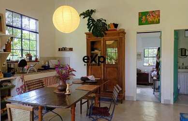 Imagem: A casa possui 1 Dormitório, 1 Banheiro, 3 Vagas na garagem