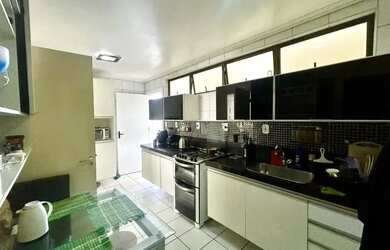 Imagem: O apartamento possui 3 Dormitórios, 2 Banheiros, 2 Vagas na