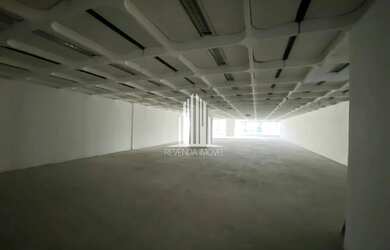 Imagem: O depósito possui 5 Vagas na garagem, 2424m² de Área e Imóvel