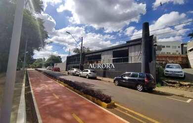 Imagem: O depósito possui 5 Vagas na garagem, 320m² de Área e está