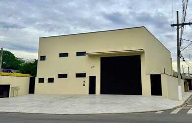 Imagem: O depósito possui 5 Vagas na garagem, 460m² de Área e está