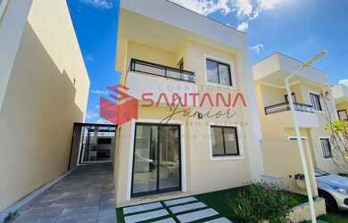 Imagem: A casa possui 4 Dormitórios, 2 Banheiros, 3 Vagas na garagem