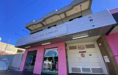 Imagem: A casa possui 3 Dormitórios, 5 Banheiros, 2 Vagas na garagem