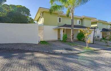 Imagem: A casa em condomínio possui 3 Dormitórios, 4 Banheiros, 3