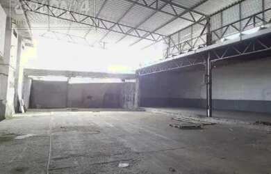 Imagem: O depósito possui 1.100m² de Área e está localizado em