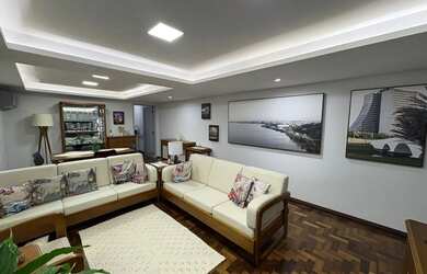 Imagem: A casa possui 3 Dormitórios, 4 Banheiros, 1 Vaga na garagem