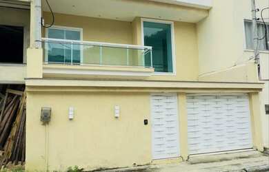 Imagem: A casa em condomínio possui 3 Dormitórios, 3 Banheiros, 1