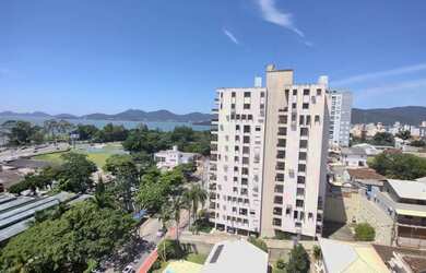 Imagem: O apartamento possui 3 Dormitórios, 1 Banheiro, 1 Vaga na garagem