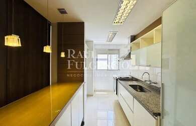 Imagem: O apartamento possui 3 Dormitórios, 3 Banheiros, 2 Vagas na