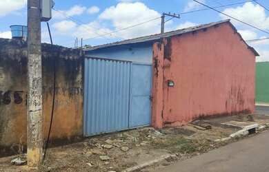 Imagem 3: Casa perto de tudo. 200m² de Área, 2 Vagas na garageme4 Dormitórios