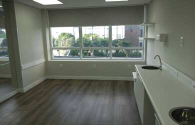 Imagem: O depósito possui 1 Vaga na garagem, 30m² de Área e está