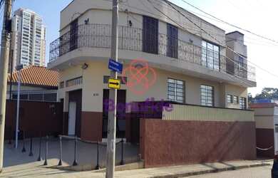 Imagem: A casa possui 3 Dormitórios, 5 Banheiros, 5 Vagas na garagem