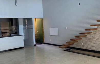 Imagem: A casa em condomínio possui 3 Dormitórios, 4 Banheiros, 2