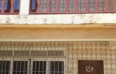 Imagem: A casa possui 3 Dormitórios, 2 Banheiros, 3 Vagas na garagem