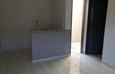 Imagem: A casa possui 1 Dormitório, 1 Banheiro, 35m² de Área e está