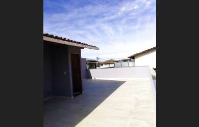 Imagem: A casa e possui 2 Dormitórios, Suítes, 2 Banheiros, 1 Vaga