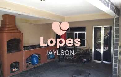 Imagem: A casa possui 5 Dormitórios, 4 Banheiros, 2 Vagas na garagem