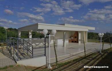 Imagem: A casa em condomínio possui 3 Dormitórios, 2 Banheiros, 2