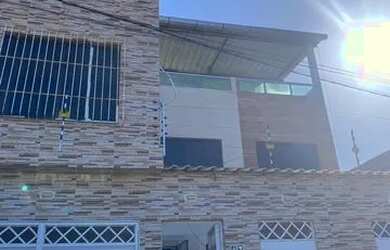 Imagem: A casa possui 3 Dormitórios, 3 Banheiros, 1 Vaga na garagem